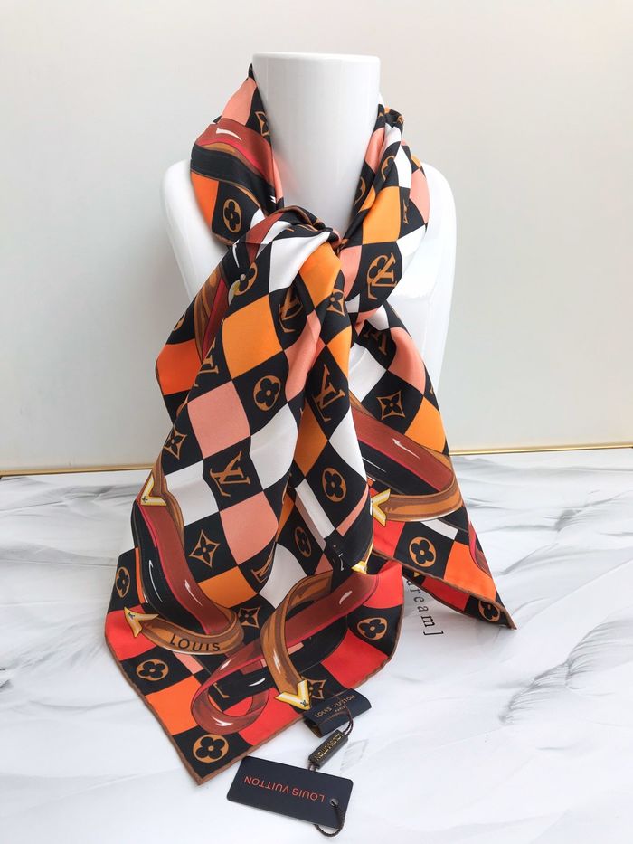 Louis Vuitton Scarf LVS00107